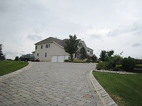 3rd image of 17 Baker Way