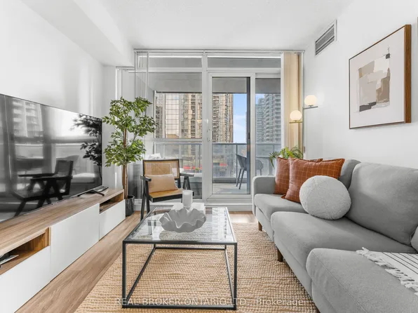 4978 Yonge St #701, Toronto, ON M2N 7G8