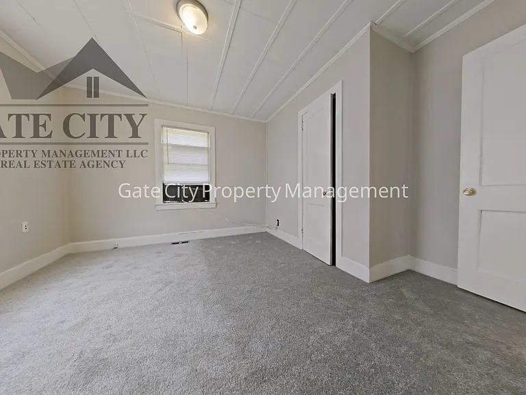 914 Randolph St — Photo 9