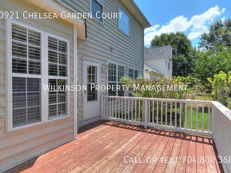 10921 Chelsea Garden Ct — Photo 5