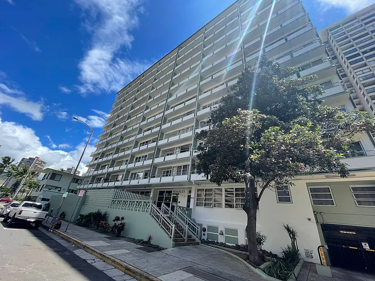 445 Kaiolu St #501 — Photo 1