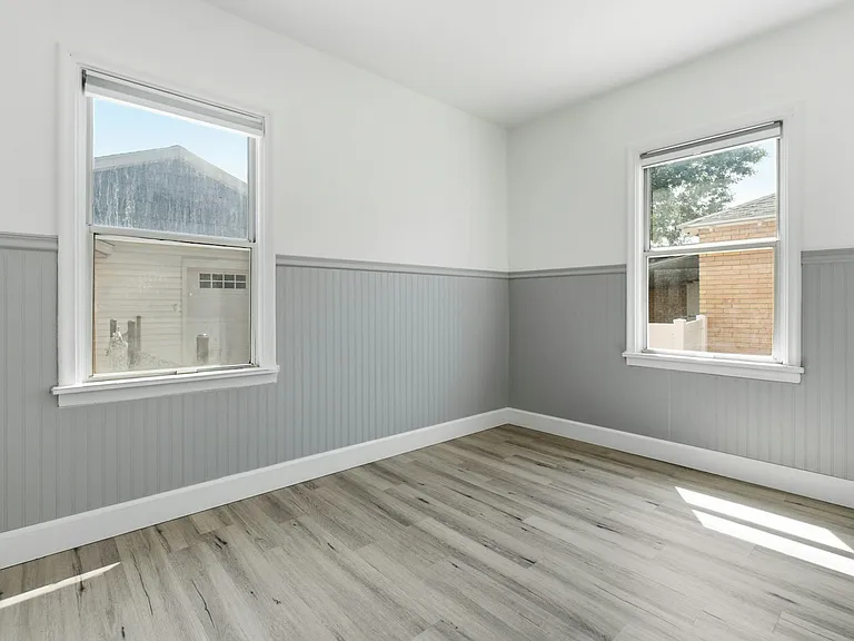 368 N Center St — Photo 4