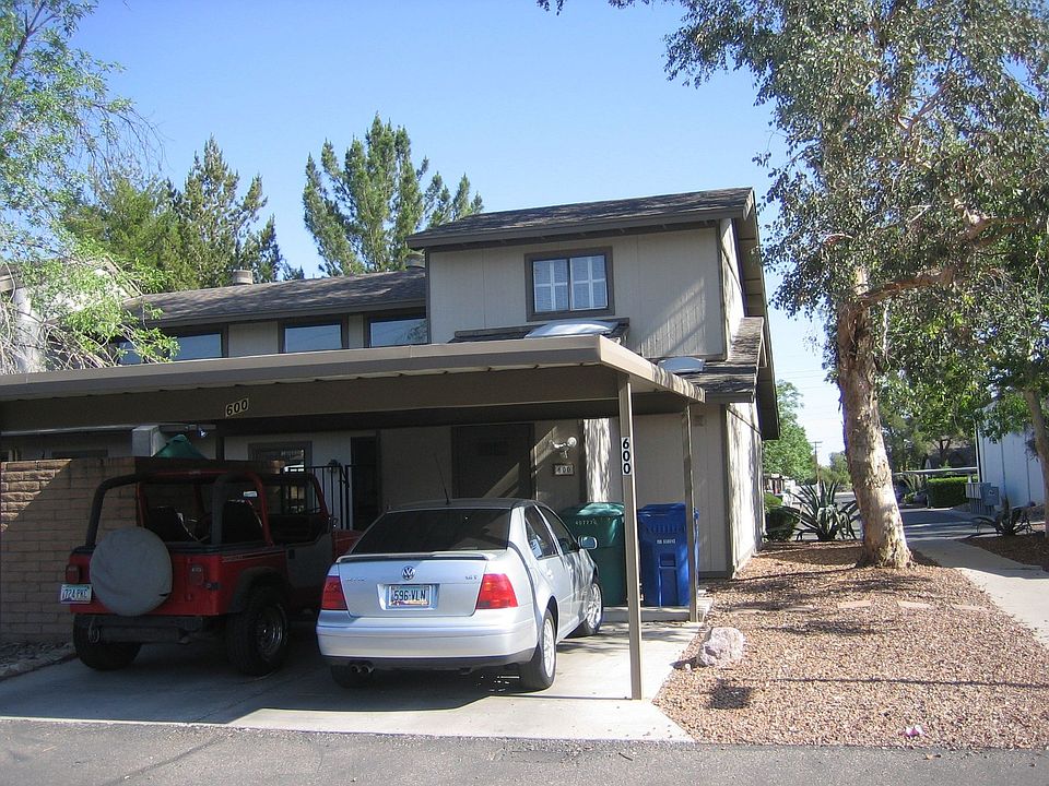 Private carport