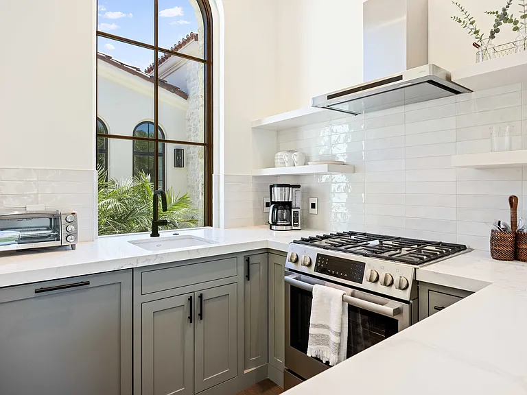 Casita Suite 5 Fully Stocked Kitchen
