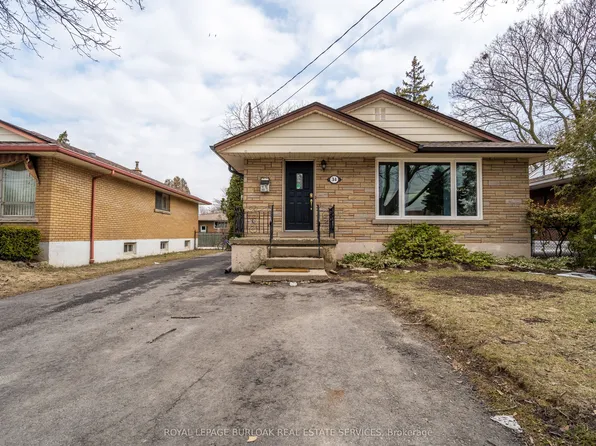 34 Briarwood Cres, Hamilton, ON L9C 4B9