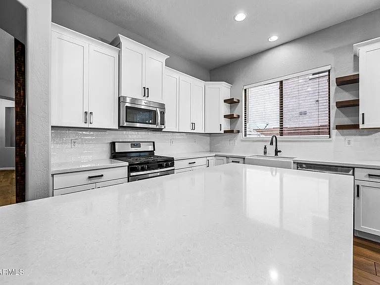 4231 E Marshall Ave — Photo 11