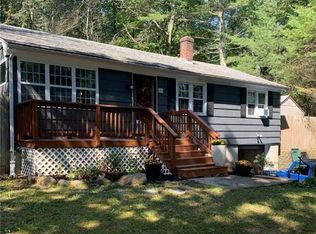 541 Hill Farm Rd, Coventry, RI 02816