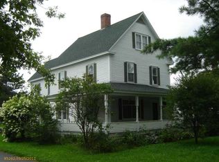 27 Pleasant St, Fort Kent, ME 04743