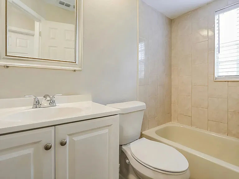2122 Ramblewood Ln — Photo 13