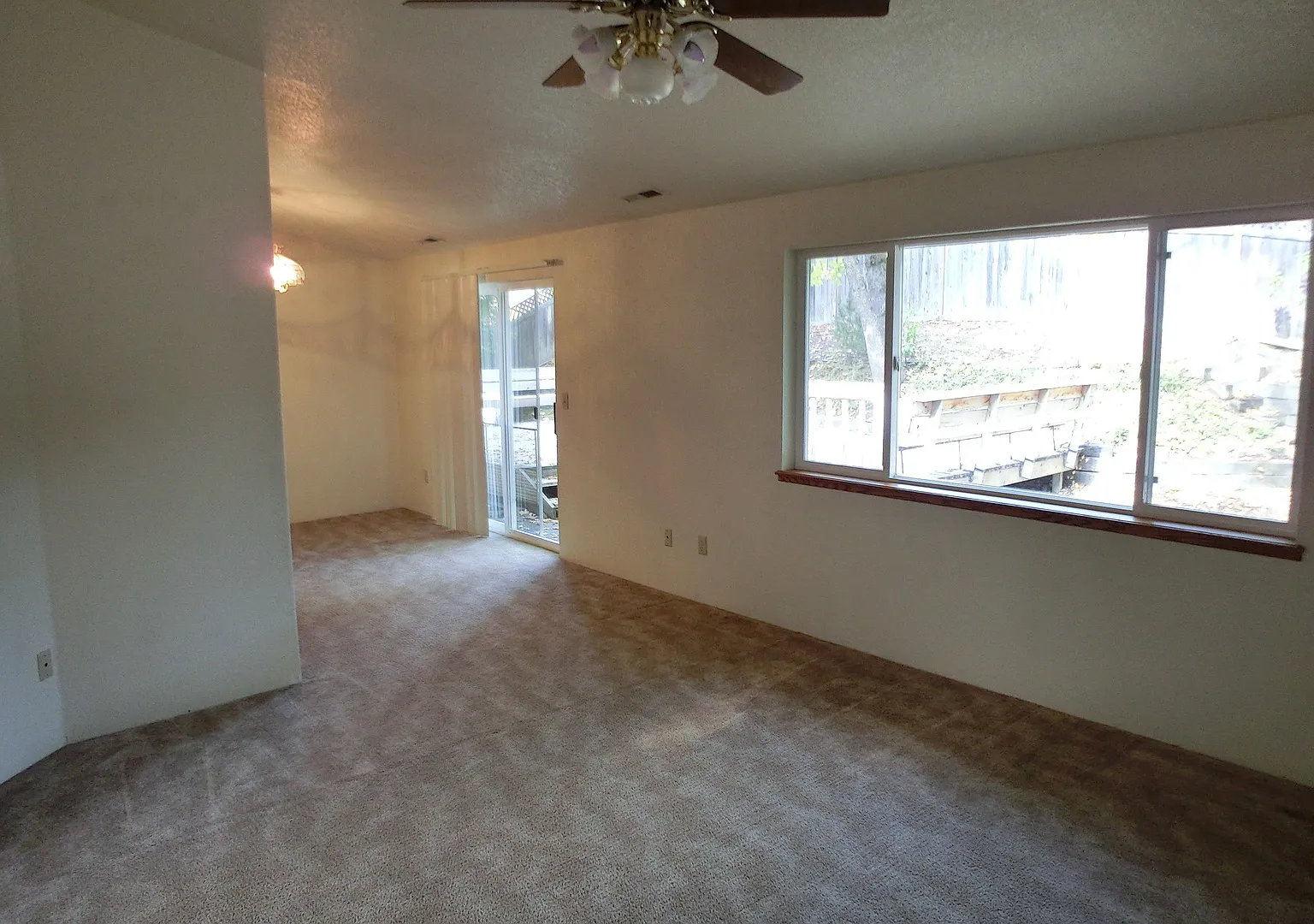 Beautiful Home In Quiet Neighborhood — Photo 2