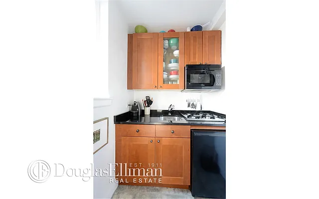 Sold by Douglas Elliman | media 5