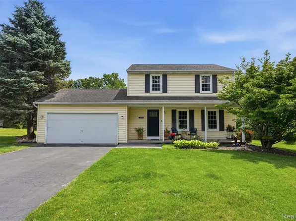 60569 Town Square St, New Hudson, MI 48165