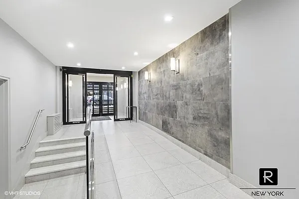 Sold by R New York | media 16