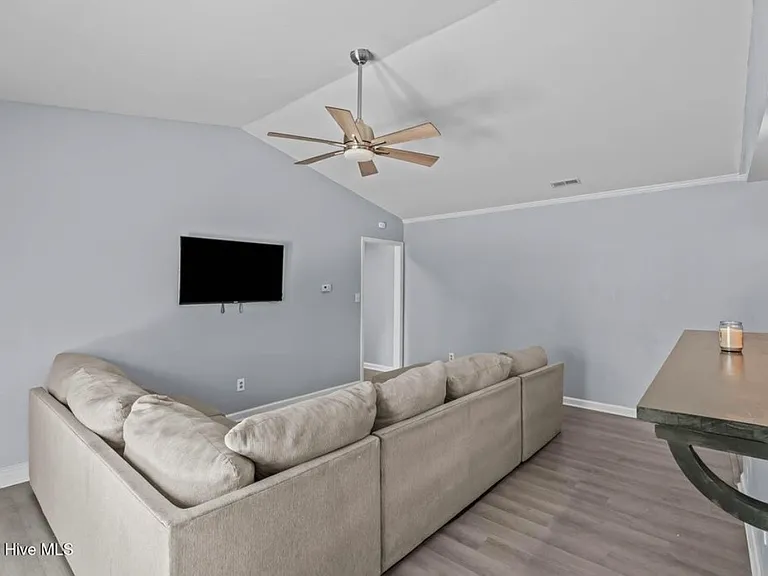 139 Charlton Rd — Photo 15