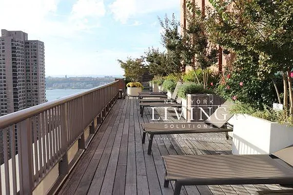 Rented by NY Living Solutions | media 20