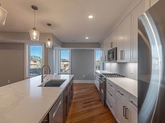 2nd image of 150 Hancock St #2-202