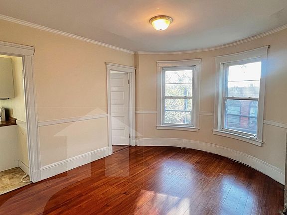 4th image of 18 Sanborn Ave #B