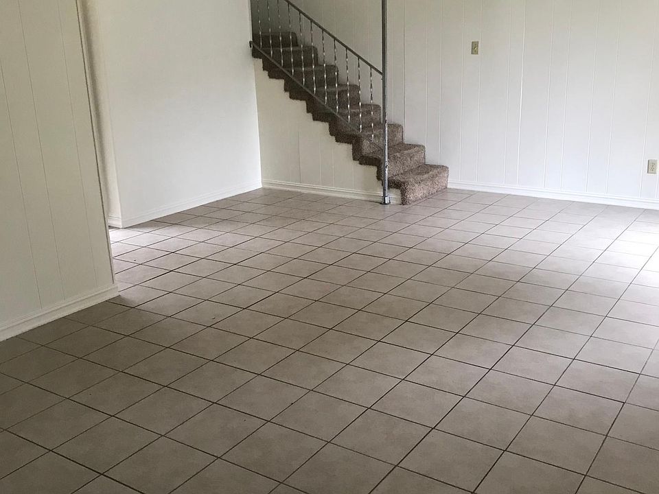 2nd image of 2529 Helena Ave