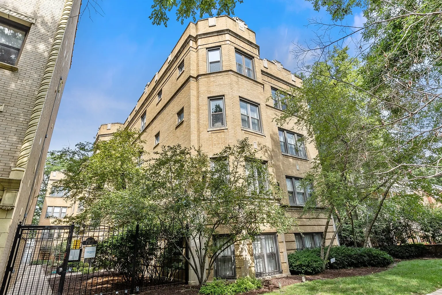 4444 N Wolcott Ave APT 3B photo 1