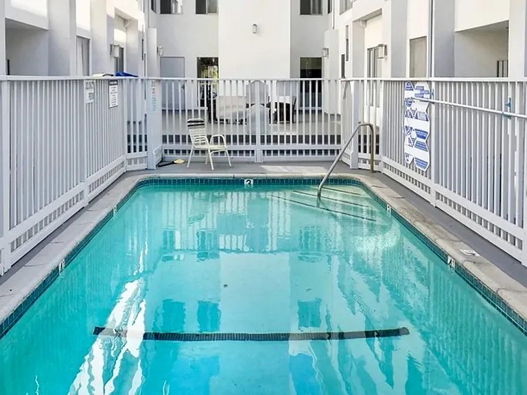 Peerless Apartments — Photo 19