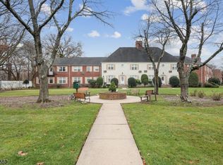 21 Parkway Vlg #A, Cranford, NJ 07016