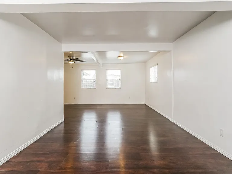 903 E Colden Ave — Photo 7