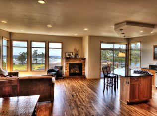 32 Catkin Loop, Yachats, OR 97498