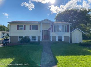 1 Karin Dr, Tunkhannock, PA