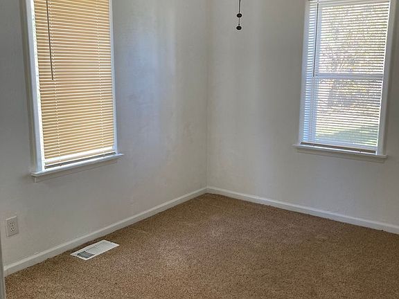 5th image of 811 Underwood Ave #817