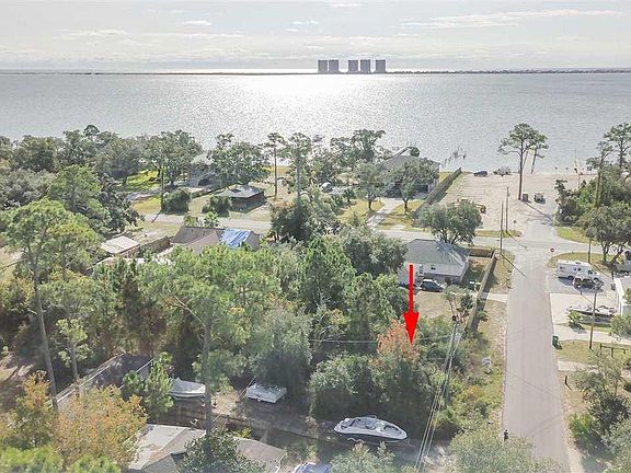 5th image of Shady Pine Dr