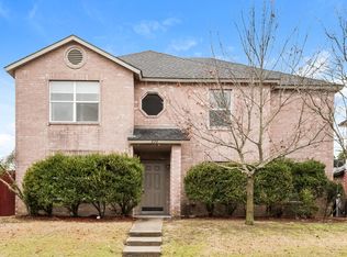 824 Willow Wood Dr, Cedar Hill, TX 75104