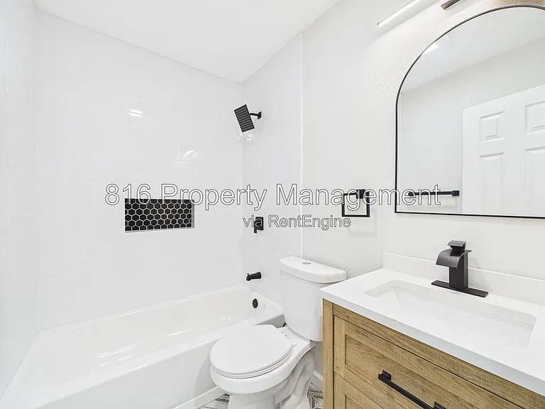 8404 E 47th Ter — Photo 23