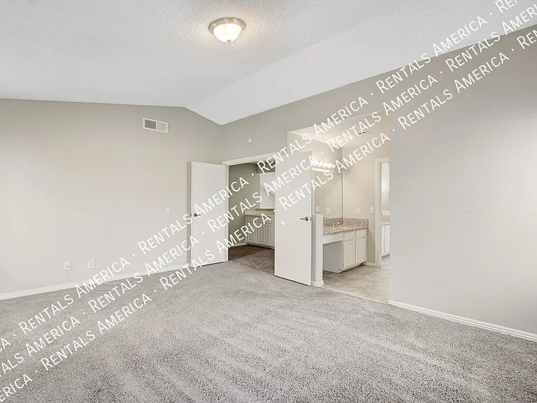 319 Simon Bolivar Dr — Photo 33