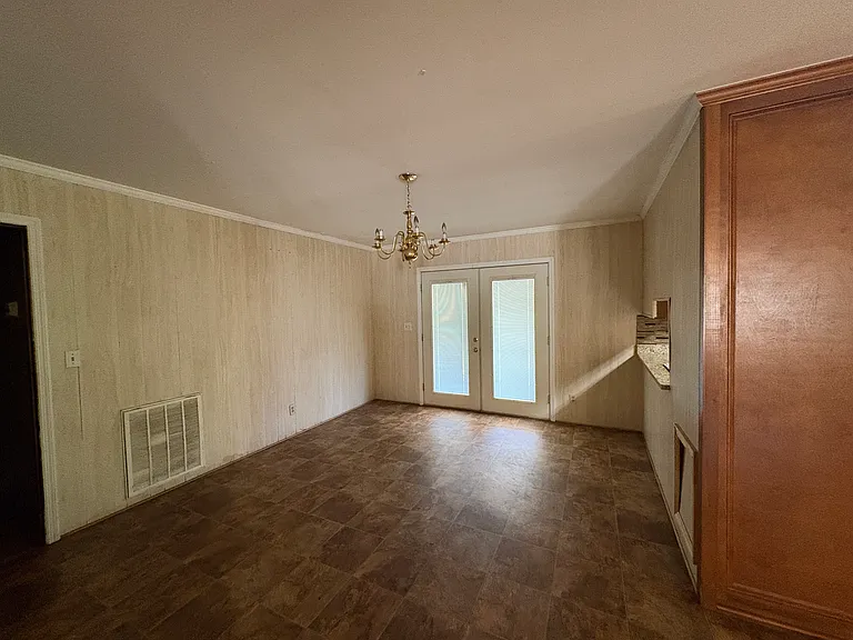 5620 Forest Ave — Photo 9