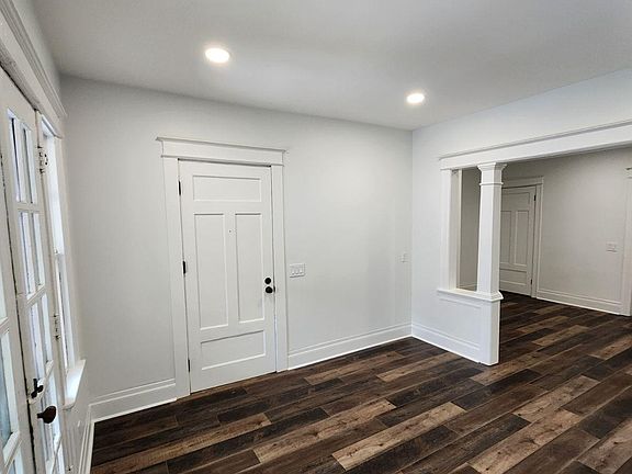 5th image of 995 Monroe Ave APT 4