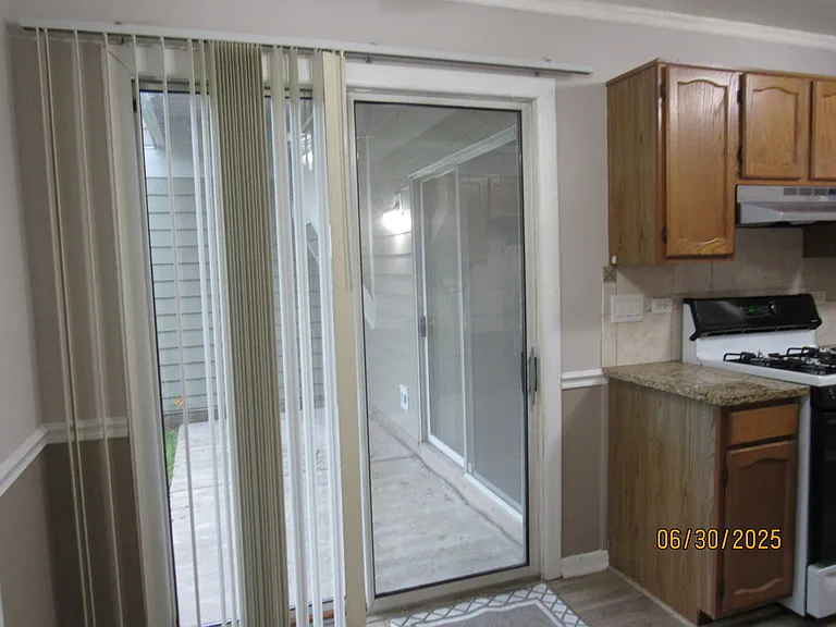 352 Pembroke Ct #5 — Photo 7