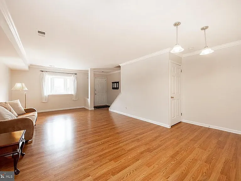 122 Kelmar Ave — Photo 4