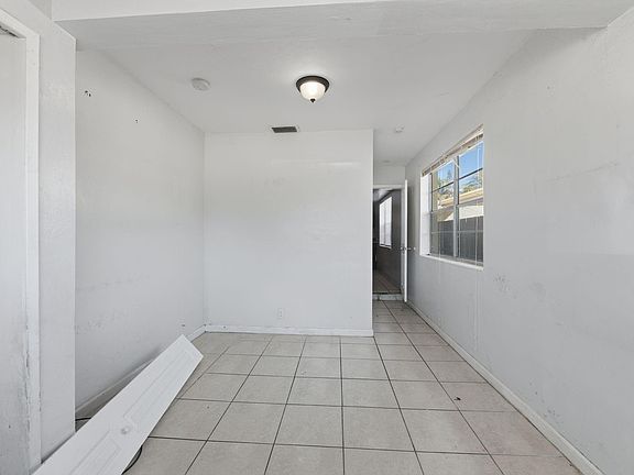 3rd image of 3761 NE 15th Avenue