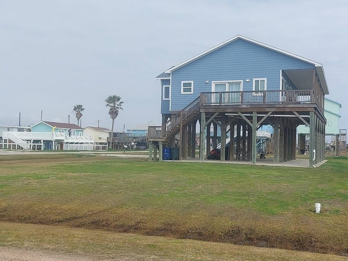 325 Texas St, Surfside Beach, TX 77541 Zillow