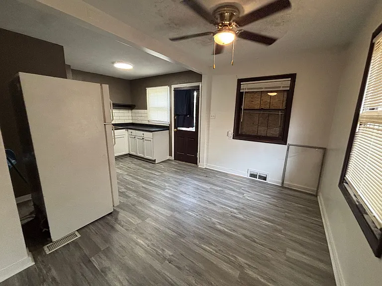 4520 Lafayette Ave — Photo 8