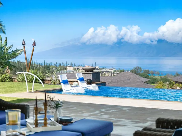 300 Mahana Ridge St, Lahaina, HI 96761
