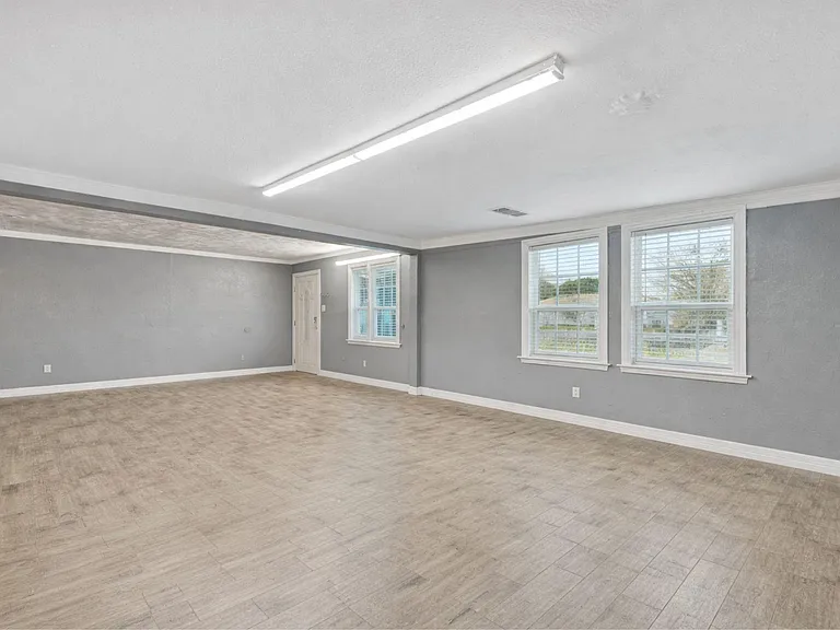 105 Pompano Ave — Photo 4