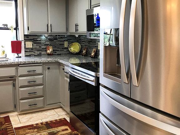 4th image of 3062 Waterford Ct