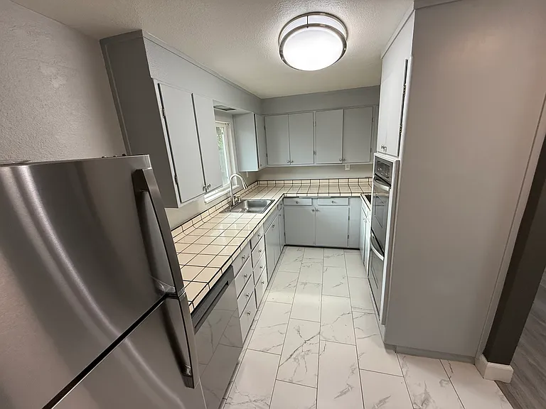 1507 Jacobsen St #1/2 — Photo 6