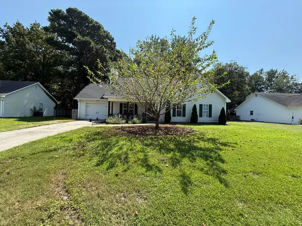 7306 Bright Leaf Rd, Wilmington, NC 28411