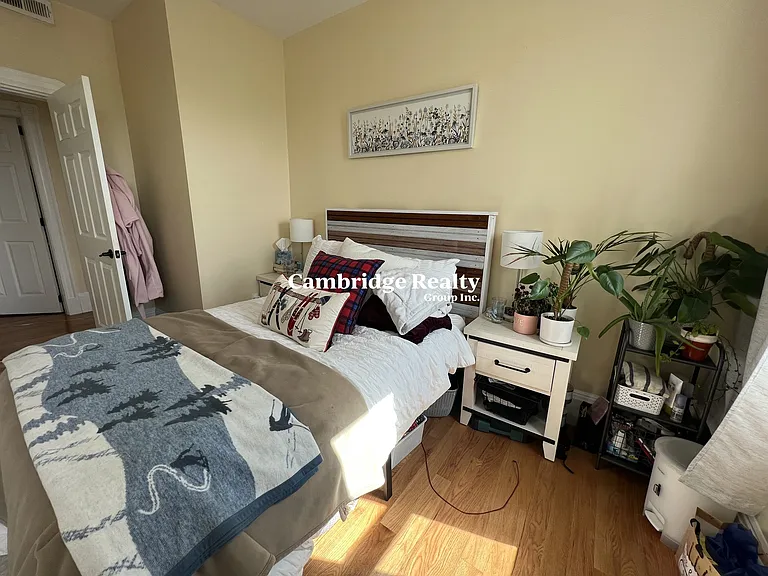 48-50 Lowell St #2T — Photo 18