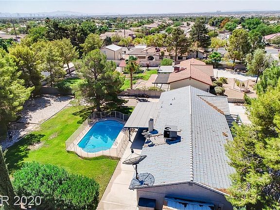 3rd image of 5221 N Lisa Ln