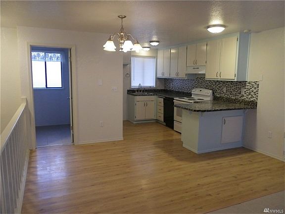 3rd image of 865 Cuddy Ct NW #103