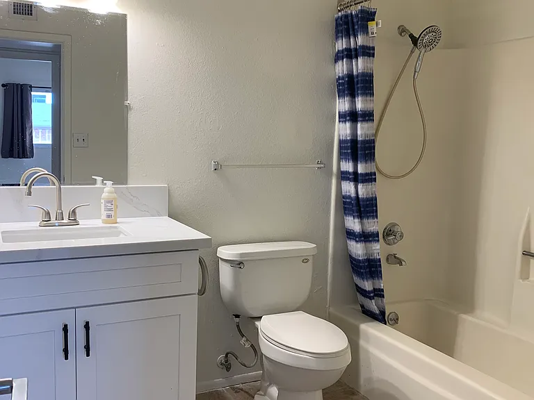 3335 S Pine St — Photo 13