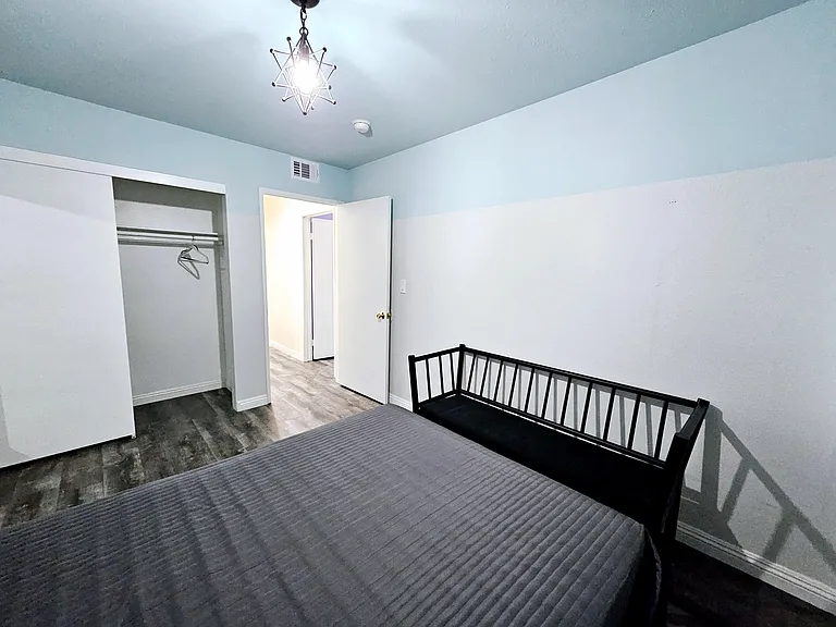 18427 Vincennes St #34 — Photo 18